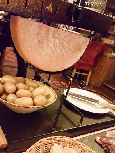 que boire avec la raclette la cave du temple